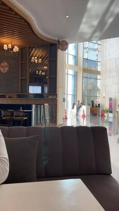 Countryside Luxury Suites - Supernova Noida New Delhi Buitenkant foto
