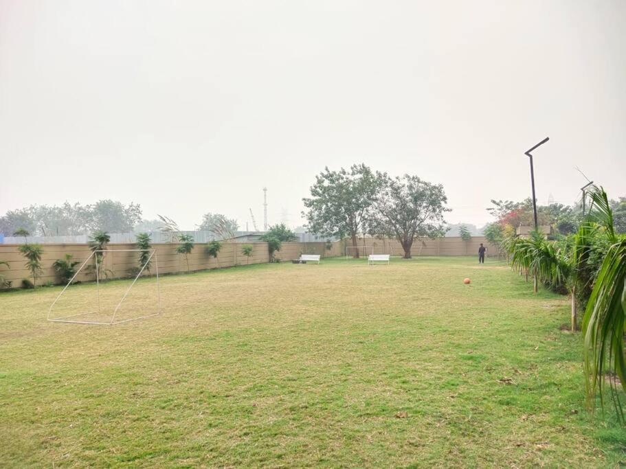 Countryside Luxury Suites - Supernova Noida New Delhi Buitenkant foto