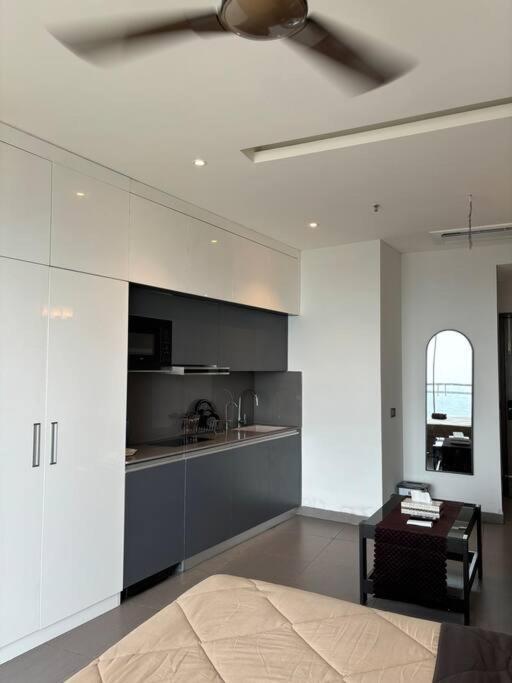 Countryside Luxury Suites - Supernova Noida New Delhi Buitenkant foto