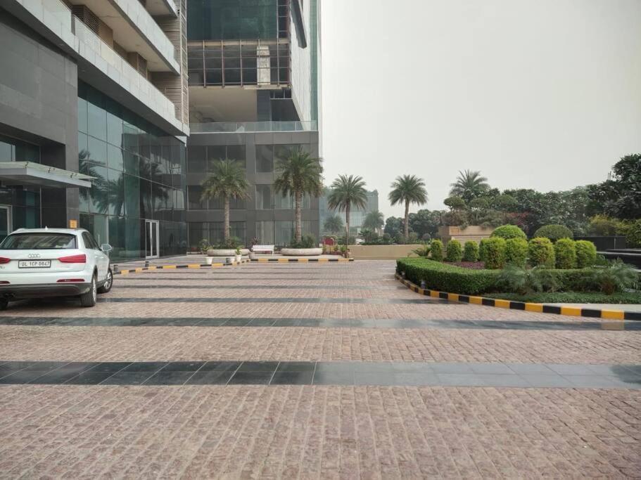 Countryside Luxury Suites - Supernova Noida New Delhi Buitenkant foto